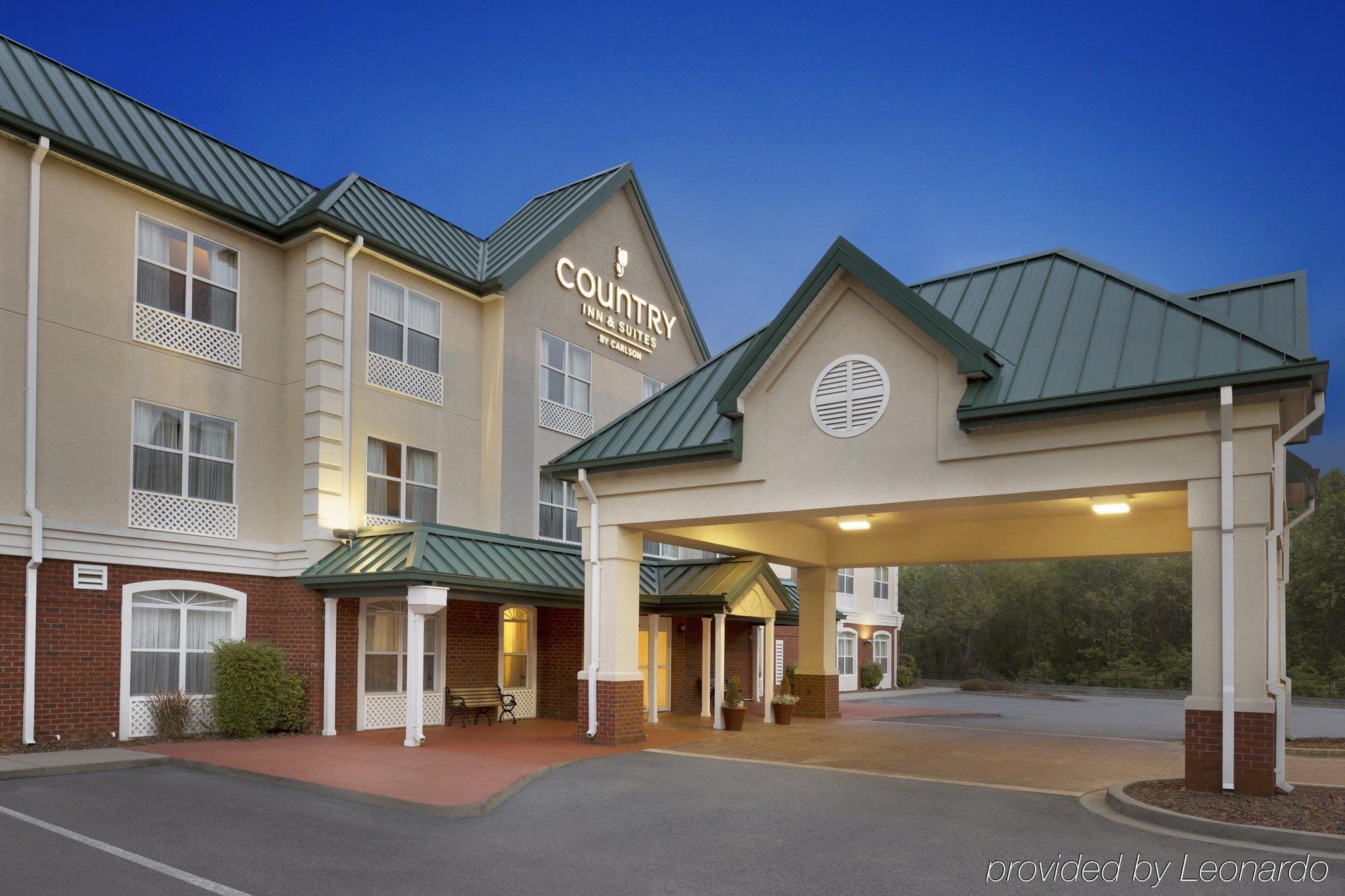 Baymont By Wyndham Sumter Hotell Exteriör bild