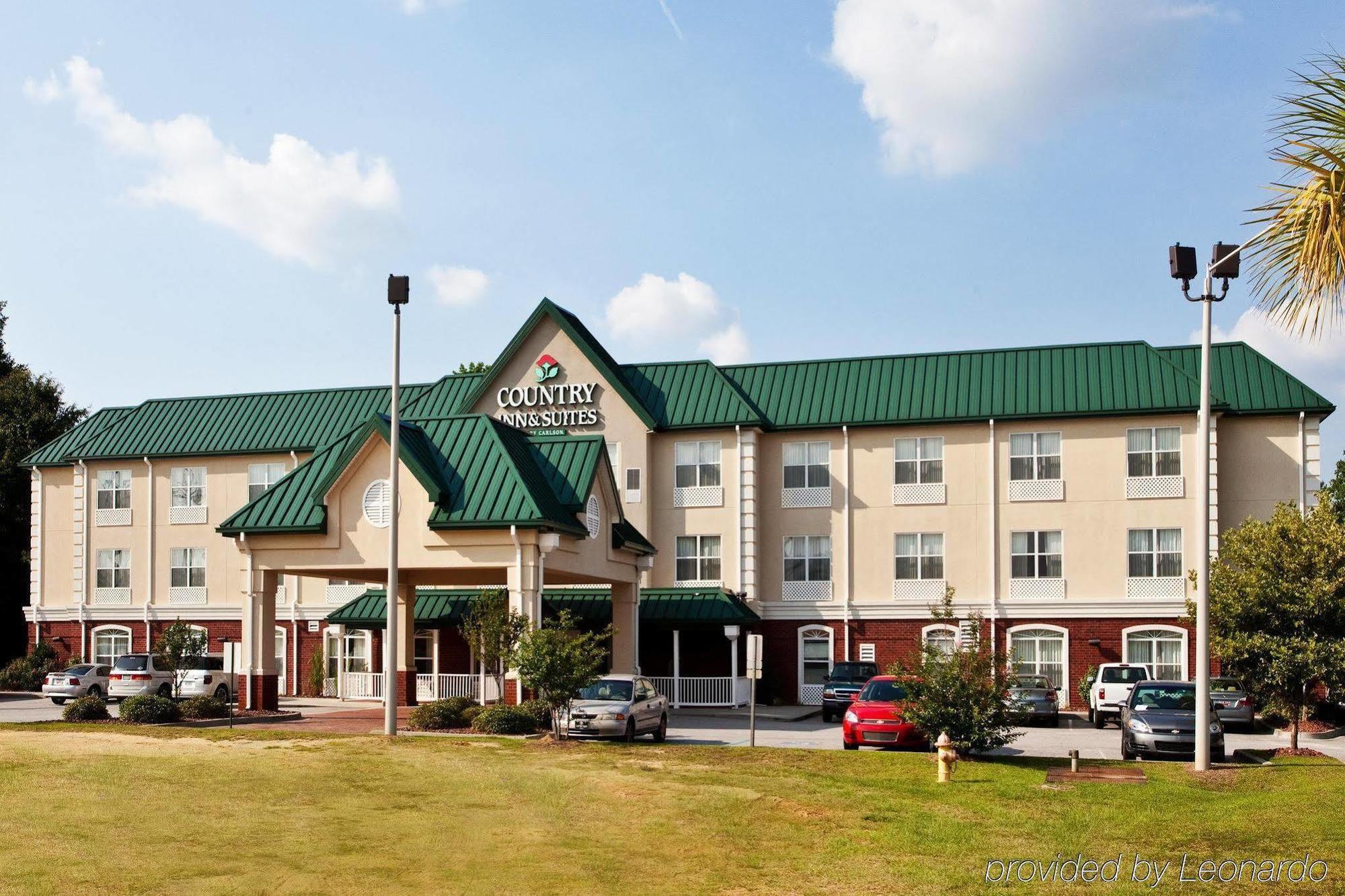 Baymont By Wyndham Sumter Hotell Exteriör bild
